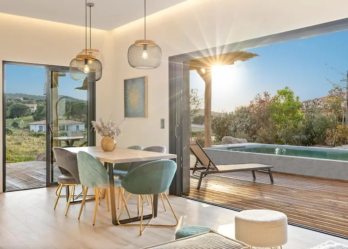 Villa calme avec piscine chauffée - 6 personnes - Figari proche Porto-Vecchio et Bonifacio Villa *