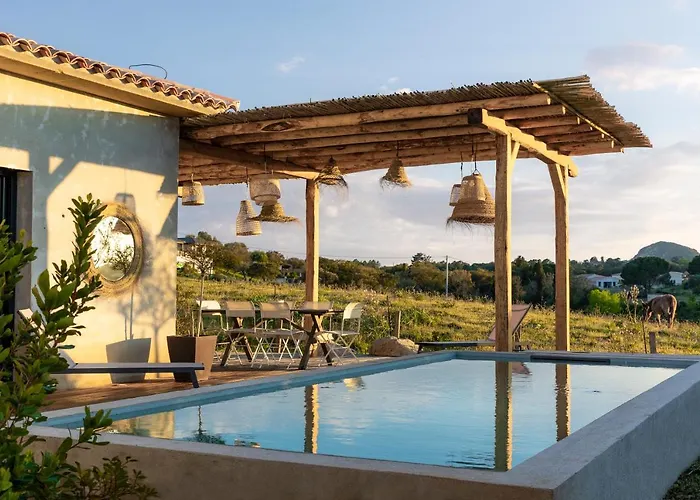 Villa calme avec piscine chauffée - 6 personnes - Figari proche Porto-Vecchio et Bonifacio Figari (Corsica)